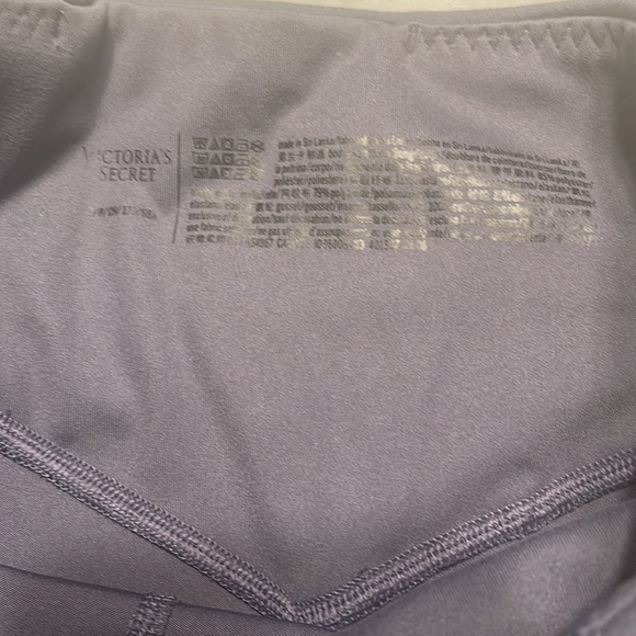 NWOT Victoria's Secret incredible essential legging in lavender size small - Picture 3 of 14